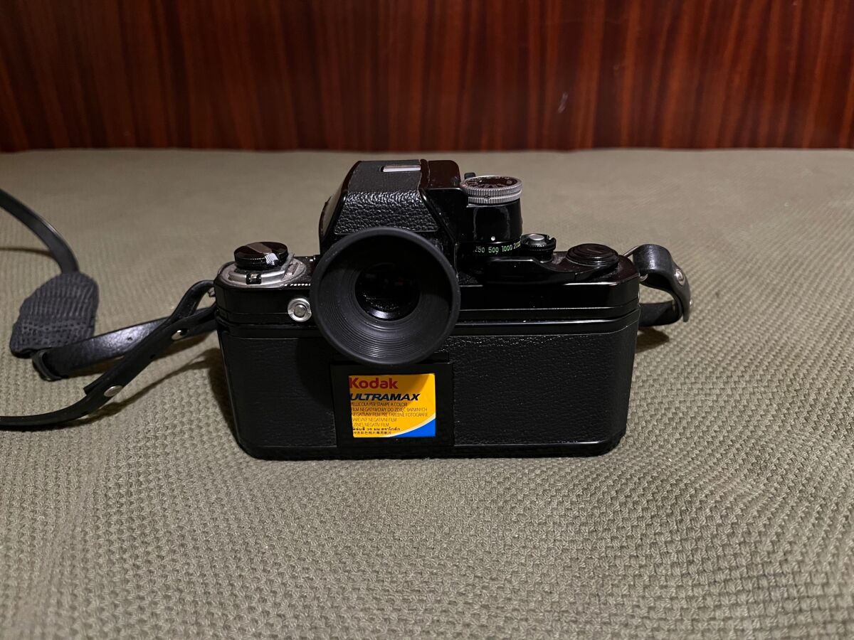 Nikon F2 with Nikkor 55mm f/1.2 like new - € 600,00 - Vendora.cy
