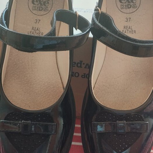 Exe Kids patent leather shoes size 37 like new, black