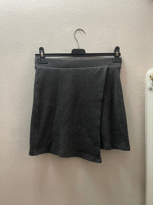 Bershka mini charcoal skirt size M like new