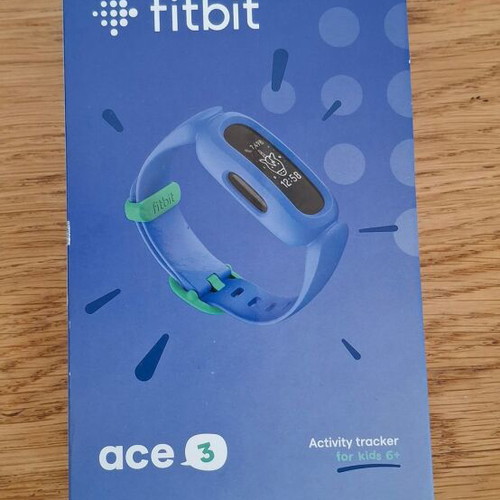 Fitbit Ace 3 smartwatch activity tracker like new for kids 6+