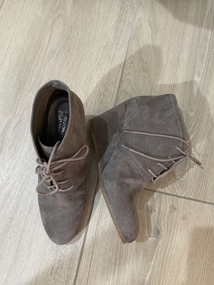 Arizona Jeans suede ankle boots, size 39, beige brown