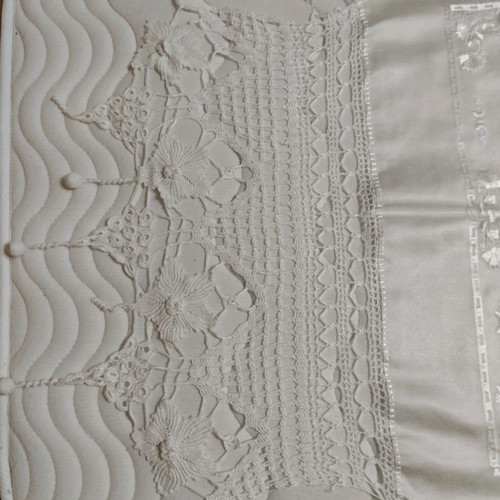Silk dining set unused, dowry