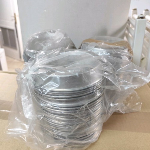 Metal ashtrays unused, pack of 72, shallow