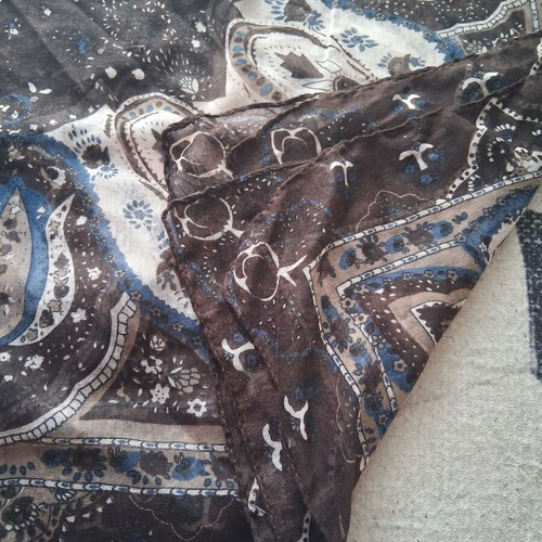 Vintage scarf like new in brown and beige shades