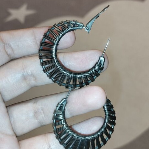 Hypoallergenic hoop earrings with metal mesh, gunmetal