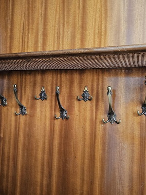 Coat rack with hooks like new