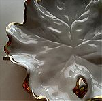  Διακοσμητικό πιάτο από λευκή πορσελάνη σε σχήμα φύλλου σφένδαμου