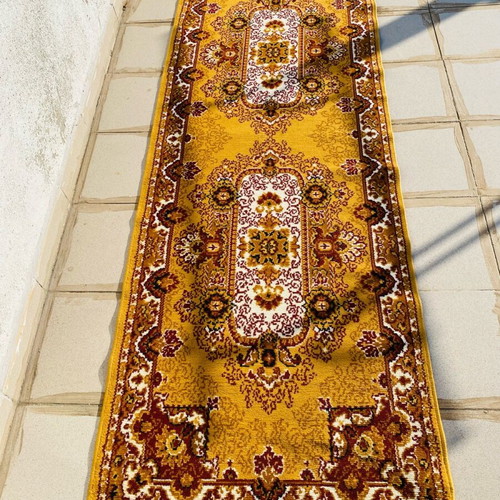 Runner carpet used, 3.25 meters long, 75 cm wide