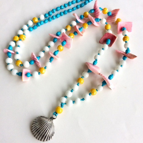 Long necklace with silver metal shell and multicolored beads new