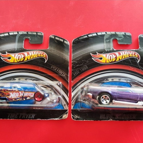 Hot Wheels Collectible 2-Pack – Tire Fryer (2003) & Blvd. Bruiser (2011)