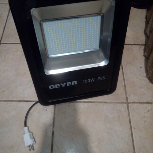 Floodlight 150W like new for indoor and outdoor lighting