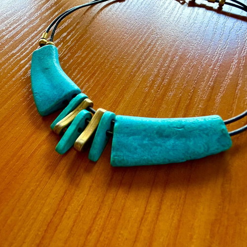 Set of 2 necklaces in turquoise colors like new