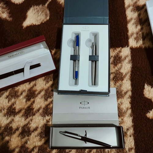 Parker and Sheaffer pens like new with 14k gold nib