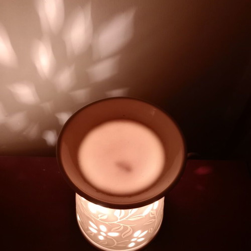 Room fragrance device for wax melts
