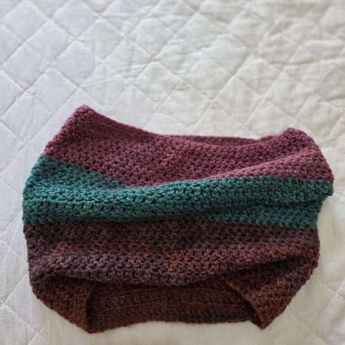 Knitted neck warmer used