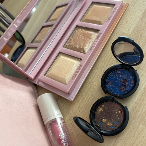 Glow and Bronze Palette like new with MUA lip gloss and pouch