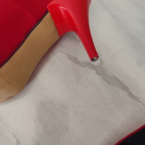Red suede pumps size 39 like new