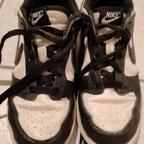 Nike athletic shoes size 34 used, black and white