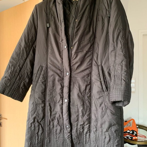 Women's Midi Quilted Jacket with Decorative Stitching and Hood black like new