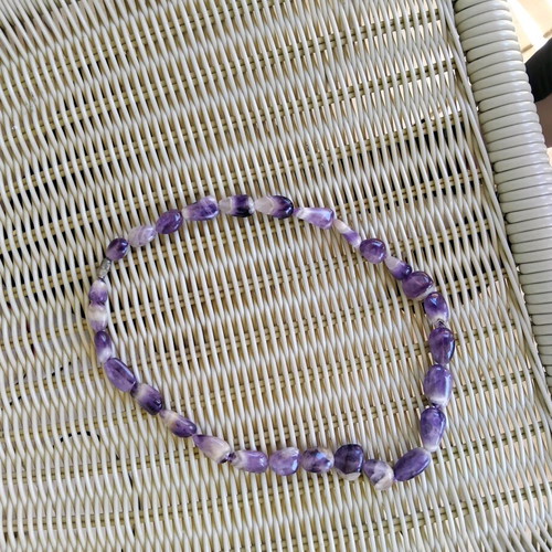 Amethyst necklace like new, purple