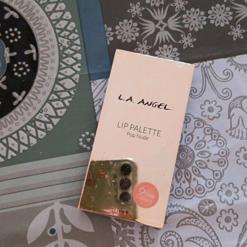 Lipstick palettes new from Make Up Studio and L.A Angel pack
