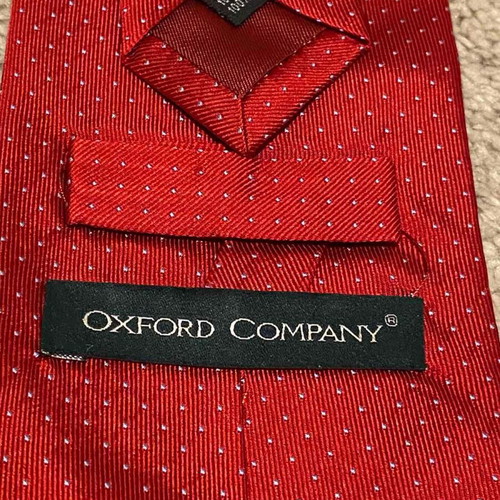 Tie No 76 like new, red Oxford Company