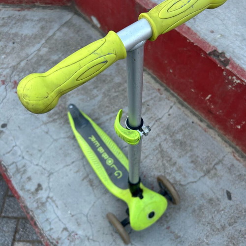 Globber kids scooter used with 3 wheels