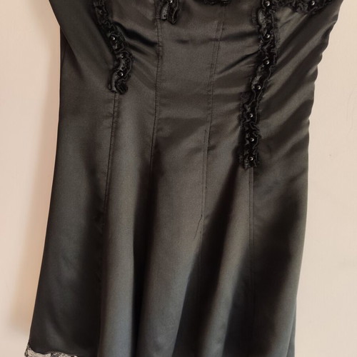 Black satin dress with corset bust and lace ruffles, Gothic style