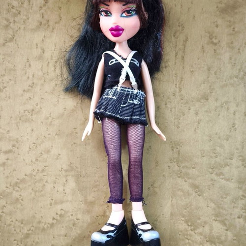 Bratz Jade Tiana doll like new, alternative goth style outfit