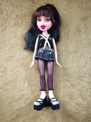 Bratz Jade Tiana doll like new, alternative goth style outfit