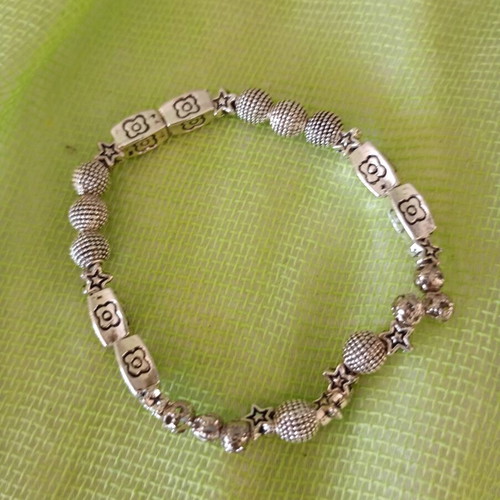 Grey bracelet with assorted beads