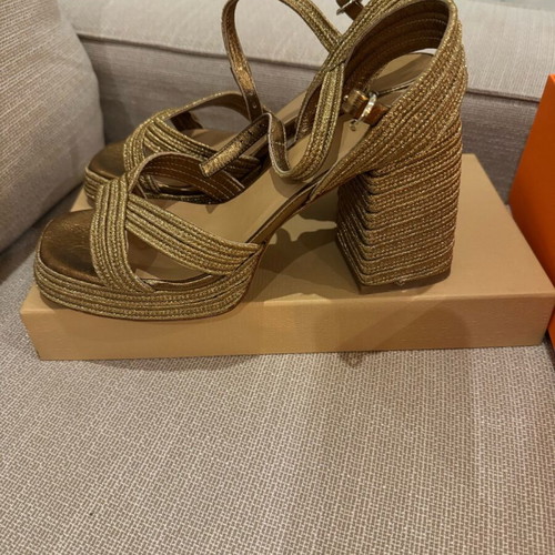 Castaner sandals like new, gold color, size 40