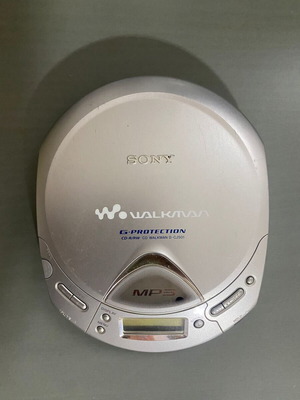 Sony portable CD player used, in excellent condition with headphones