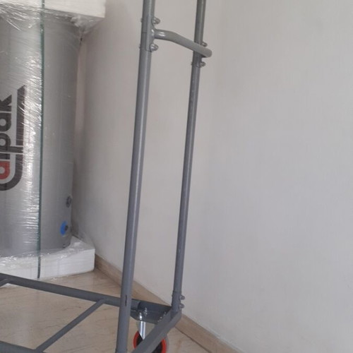 Metal trolley ZOWN like new with 4 wheels and brake
