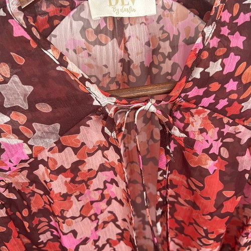 Dlv shirt like new with puffed sleeves