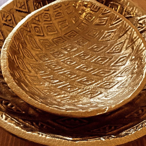 Table platters in pineapple shape, new, large and small