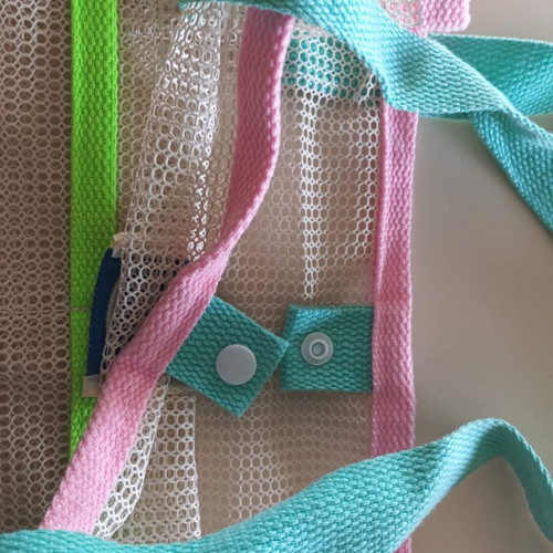 Children's beach bag perforated small like new