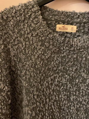 Hollister knitted sweater with silver thread like new, gray silver
