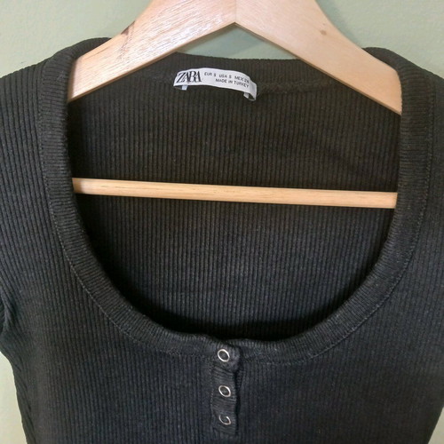 Zara black crop top with buttons, like new, size S