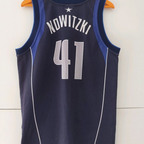 Dallas Mavericks NBA Jersey Dirk Nowitzki Medium Used