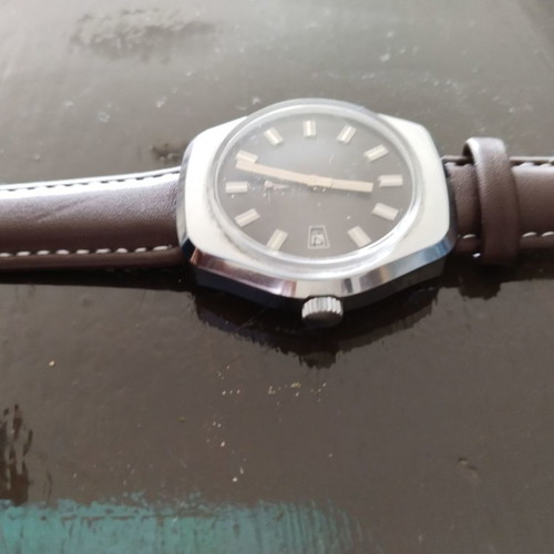 Vintage Laora Swiss wristwatch like new