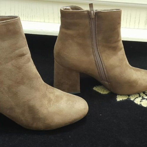 Women's ankle boots like new, low square heel, beige brown