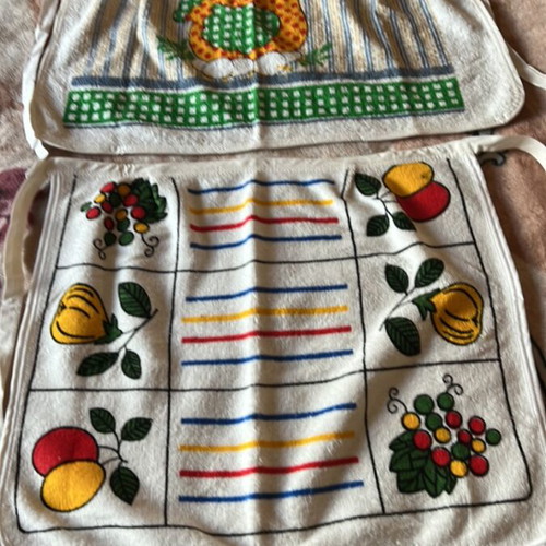 Kitchen aprons terry cloth unused, set of 2