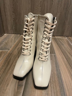Iris high heel laced boots new, beige, size 37