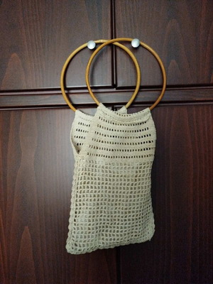 Knitted shoulder bag with ring handles beige like new