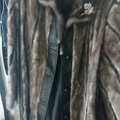 Coat with natural fur and genuine leather used, brown - black, size Large/X Large
