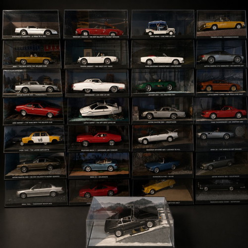 James Bond 007 Collection 28 Car Models 1:43 Scale with Dioramas and Display Cases like new