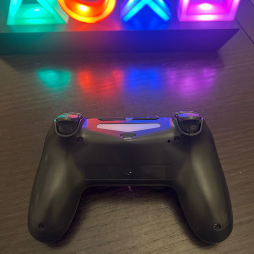 Sony DualShock 4 wireless controller for PlayStation 4 like new