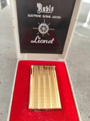 Vintage collectible lighter