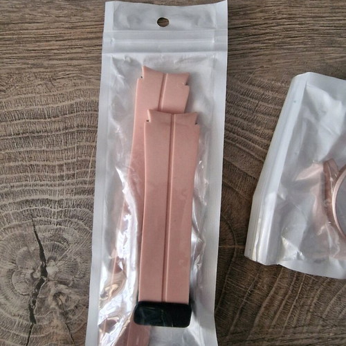 Strap and protector for Samsung Galaxy Watch 5 new